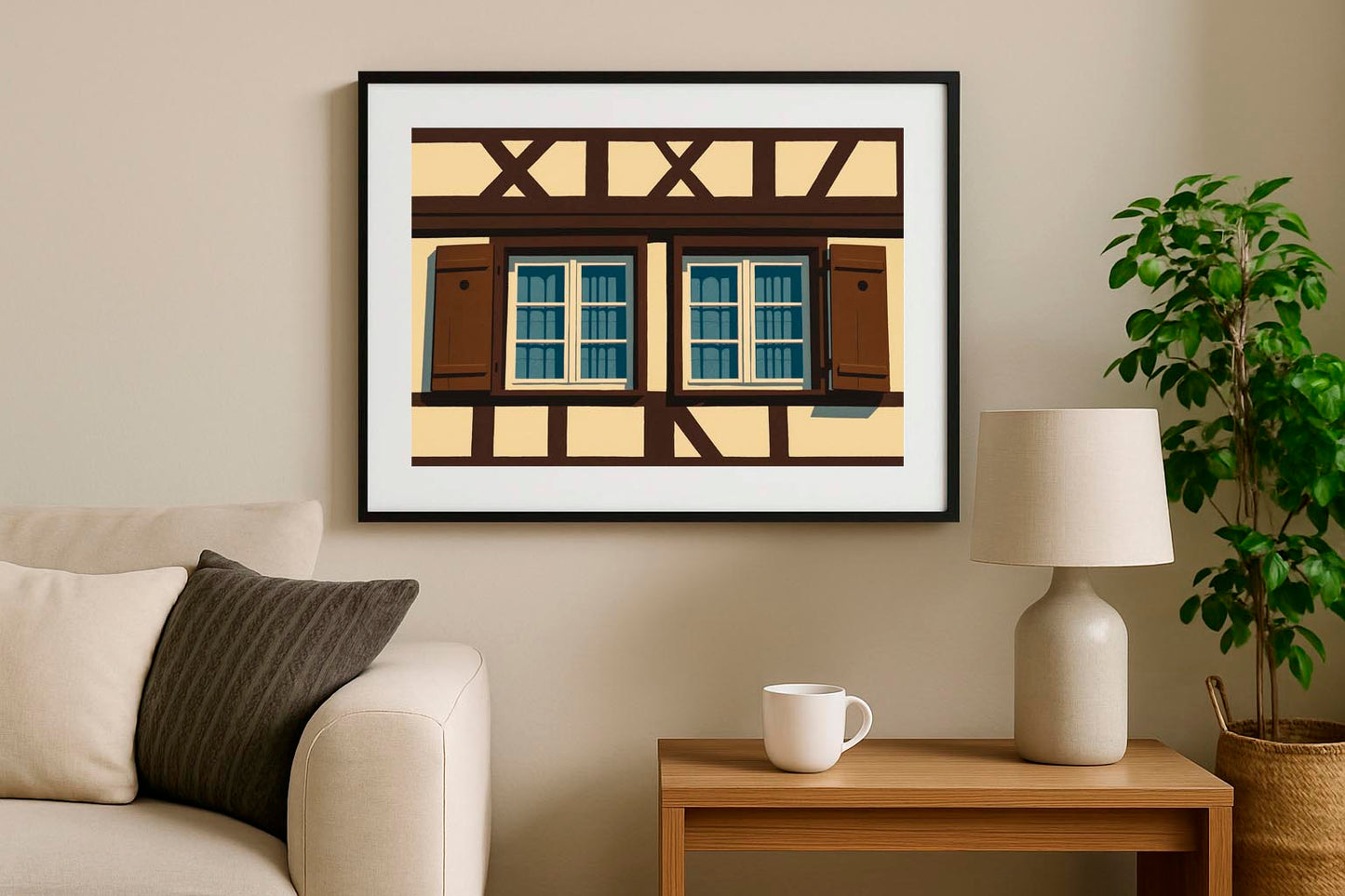 Lámina decorativa Ventanas de Estrasburgo enmarcada en negro sobre sofá beige en salón nórdico con lámpara, mesa de madera y planta, arte urbano europeo