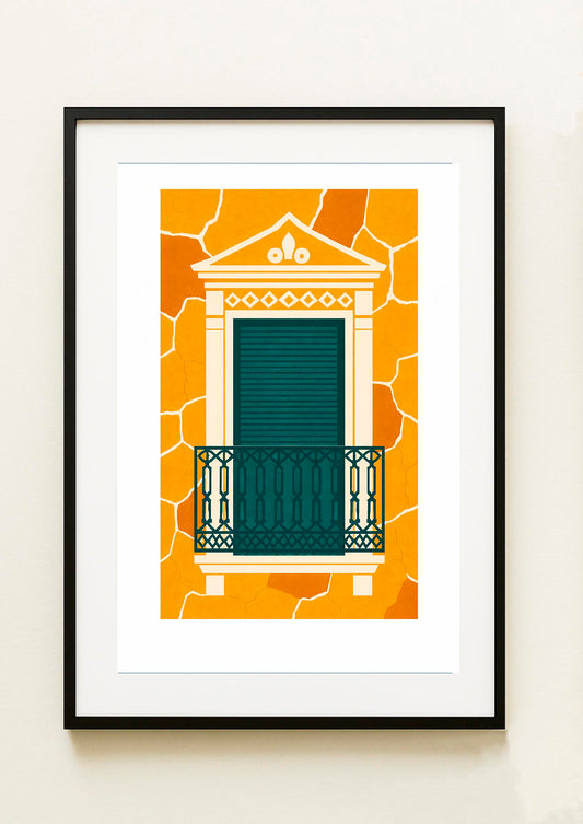 Lámina decorativa para colgar  con balcón neoclásico en crema y persiana verde botella sobre pared desconchada en ocre dorado, enmarcada en negro imajin-arte