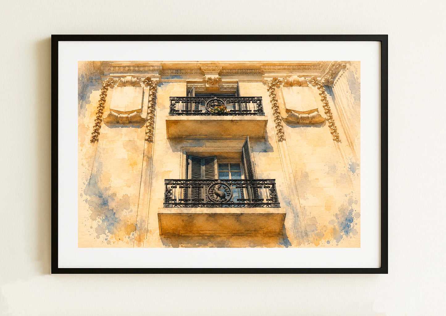 Lámina decorativa con dos balcones de forja negra con medallones ornamentales en perspectiva contrapicada sobre fachada ocre clásica en Alicante, acuarela expresiva, enmarcada en negro IMAJIN-ARTE
